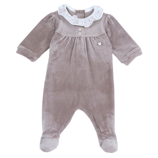 Tutina neonata Chicco vellutata color marrone chiaro con colletto in pizzo