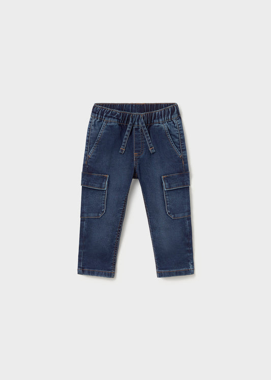 Jeans cargo neonato Mayoral in soft denim scuro, fronte