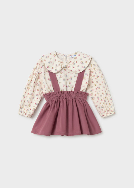 Completo bambina Mayoral con camicia a fiori e gonna con bretelle color violetta