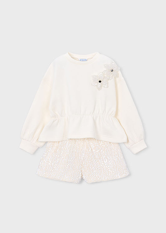 Completo bambina Mayoral con felpa color soia e bermuda in paillettes
