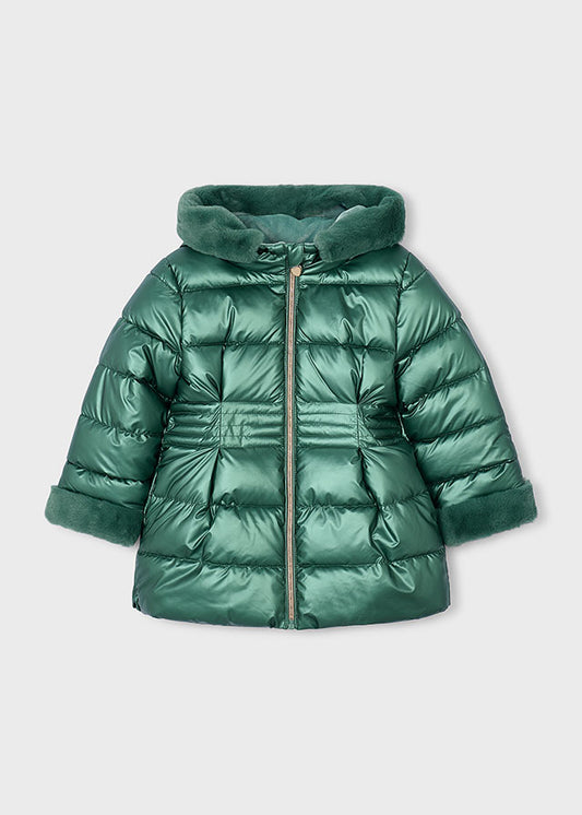 Giaccone lungo bambina Mayoral imbottito color alloro con cappuccio bordato