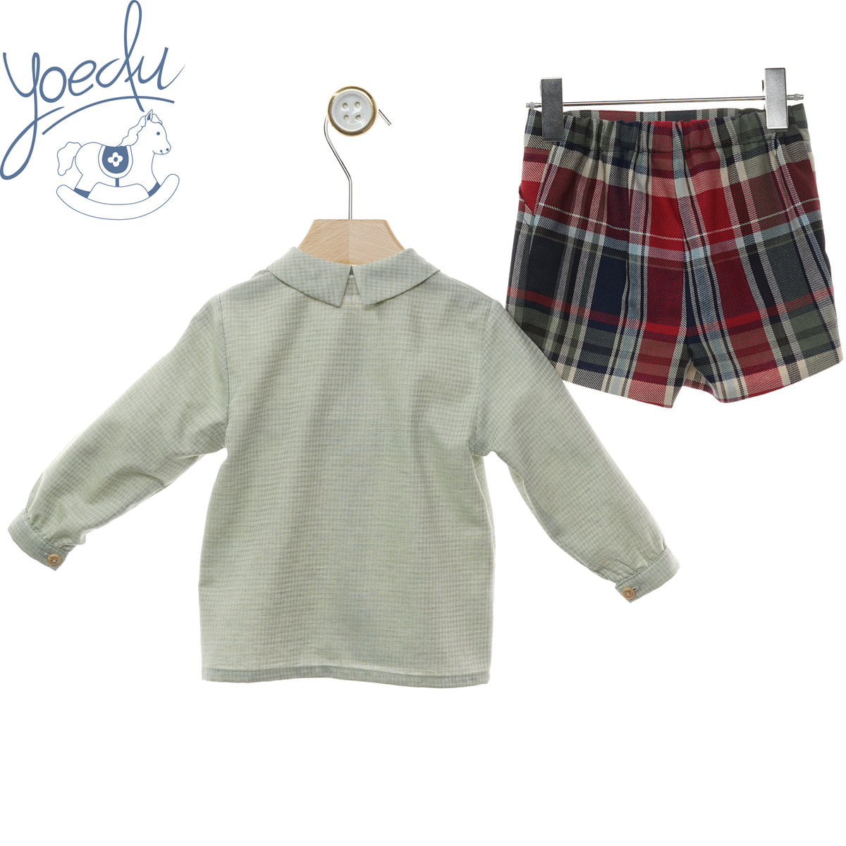 Retro del completo bambino Yoedu con camicia e pantaloncino scozzese