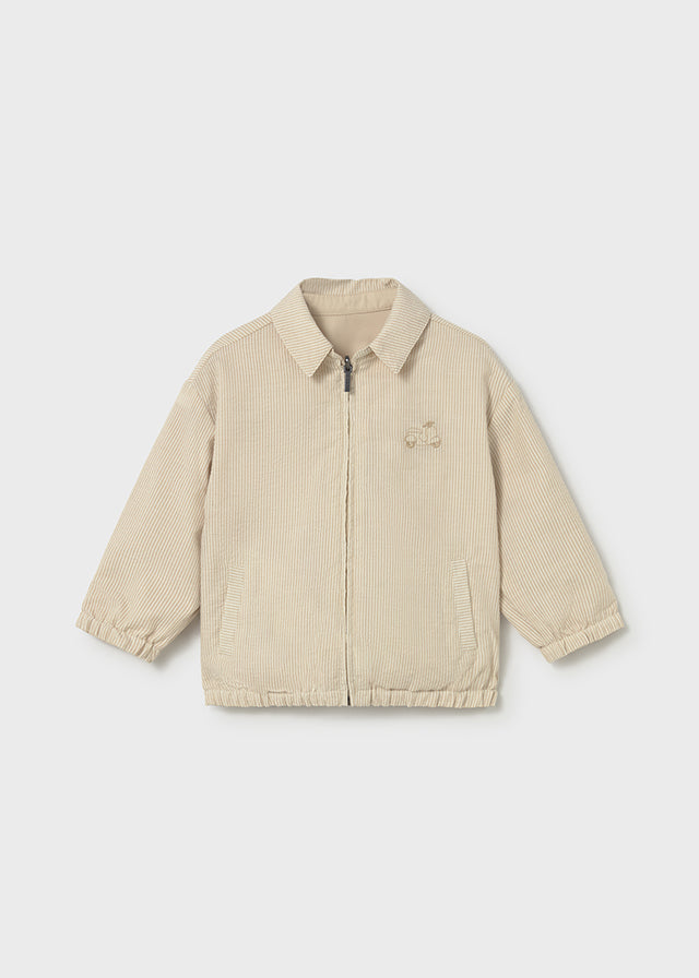 Elegant windbreaker with lapels