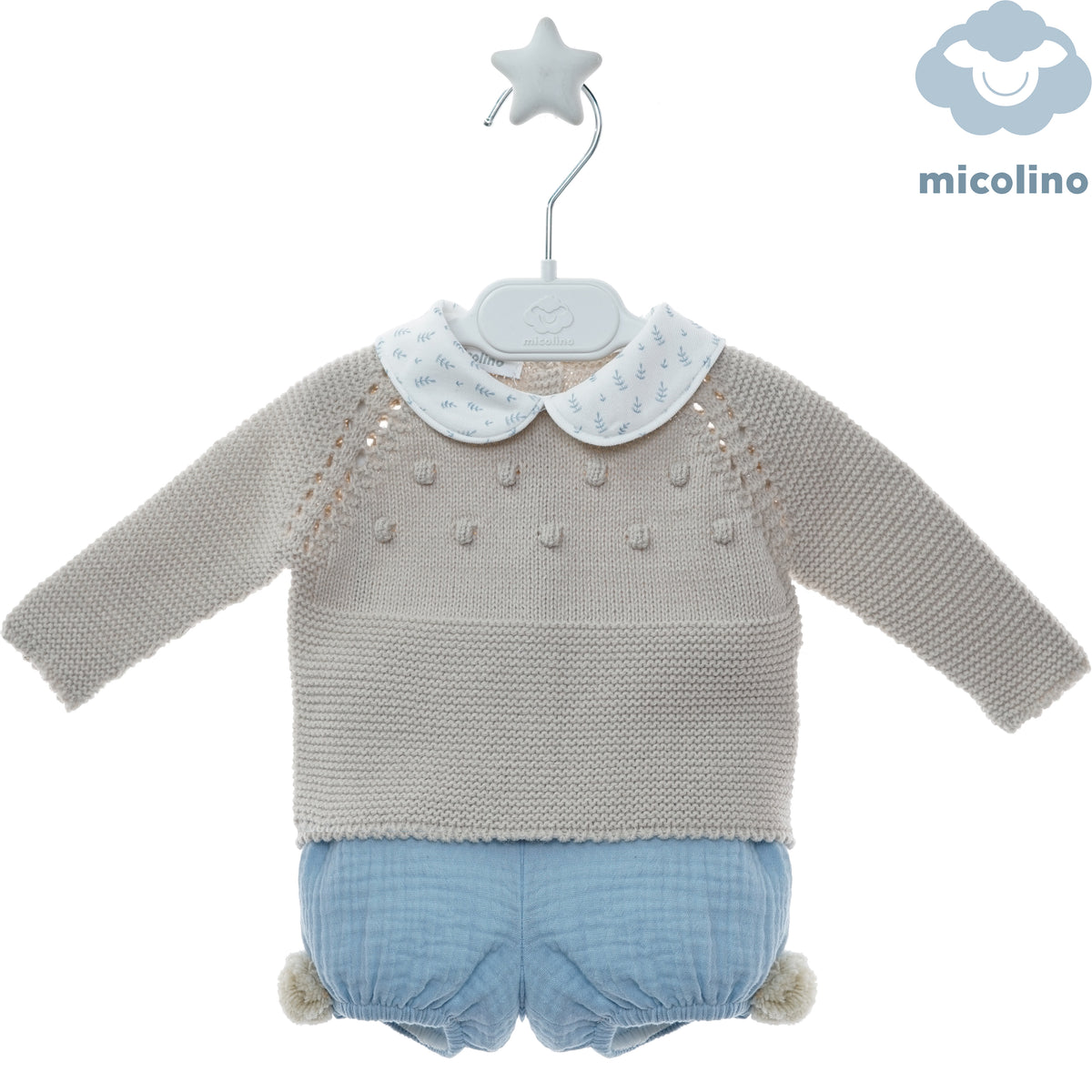 Completo neonato Micolino con maglioncino beige e culotte azzurra, fronte